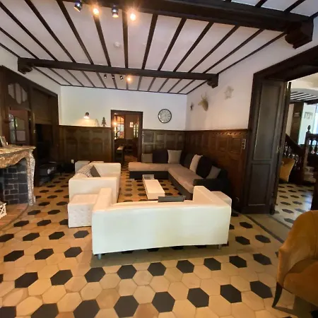 Luxurious Relaxation House In The Center Of With Large Garden, Indoor Pool Prázdninový dům *